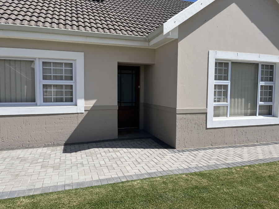 2 Bedroom Property for Sale in Heiderand Western Cape